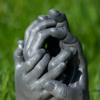 Bodycasting ByFem Friesland Nederland handbeeld familie liefde3d beeld gips kinderen baby gezin