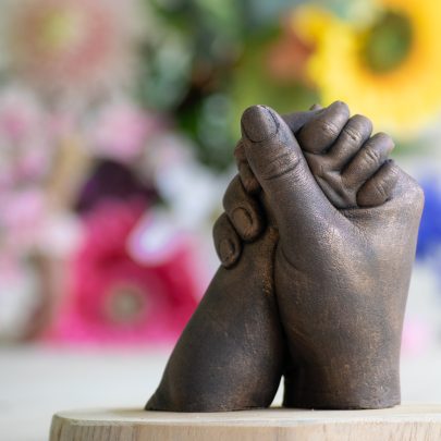 Bodycasting Friesland ByFem Drenthe Groningen Nederland Tastbare herinnering Liefde Love Lifecasting Nederland TrotsenMoeder Dochter Voor altijd Geluk 3d beeld Gips