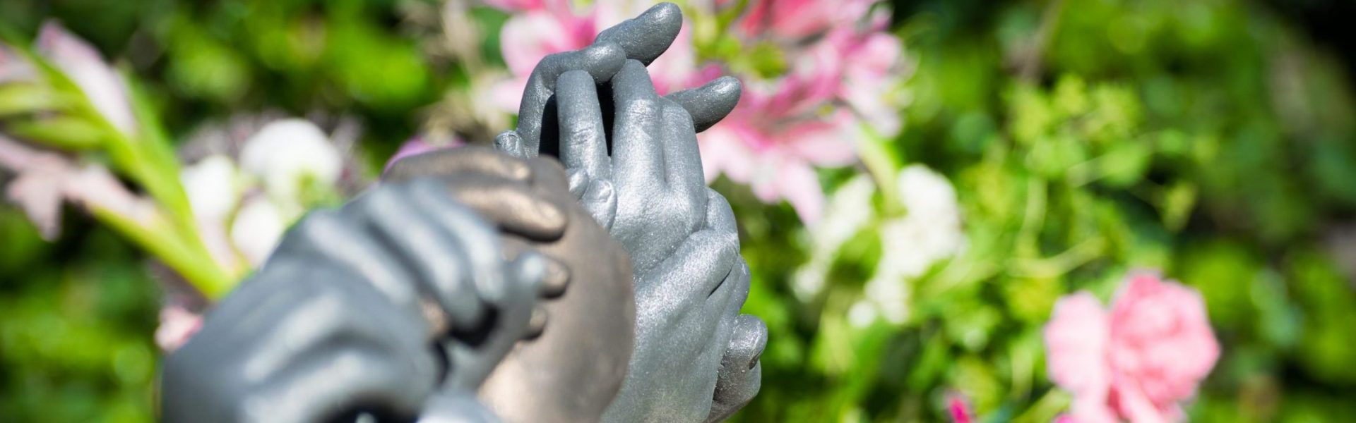 Bodycasting Friesland 3d handbeeld tastbare herinnering liefde love afscheid rouw kinderen ouders gips handbeelden